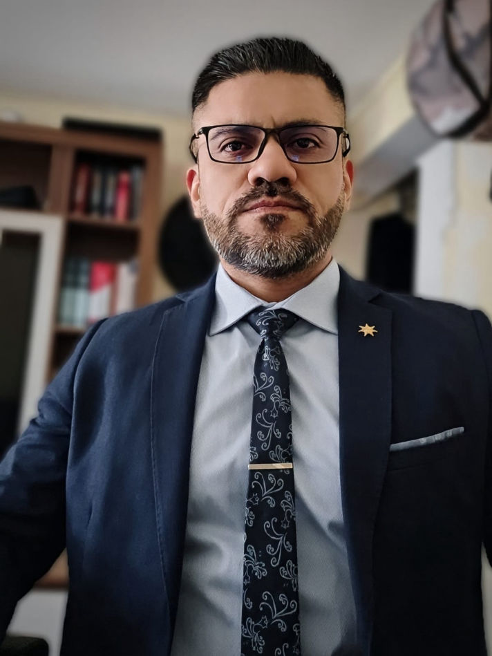 Dr. Andi Burga